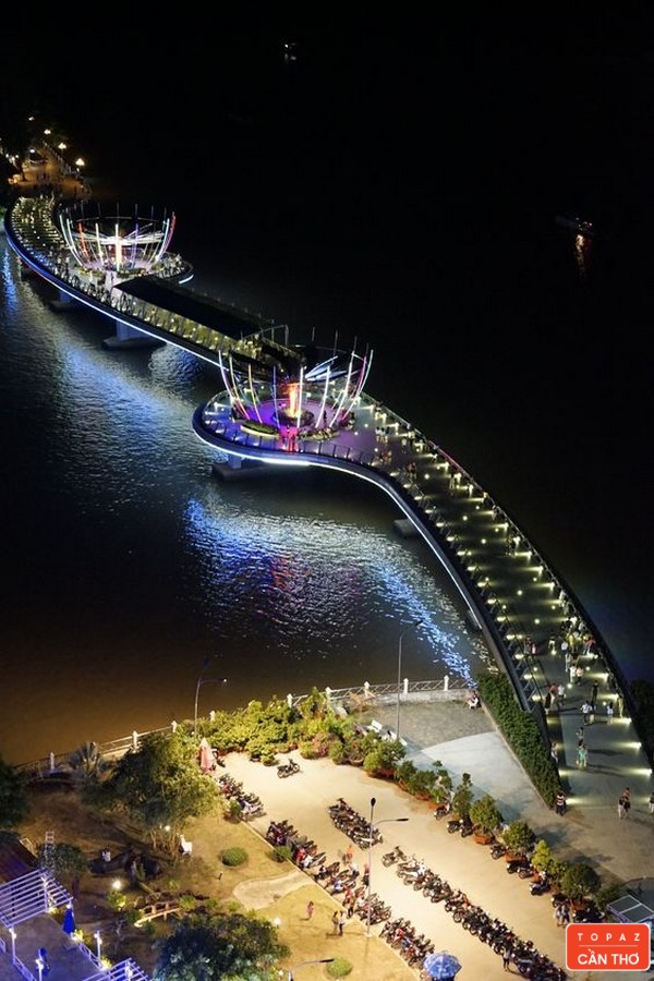 Bến Ninh Kiều – Vẻ đẹp về đêm