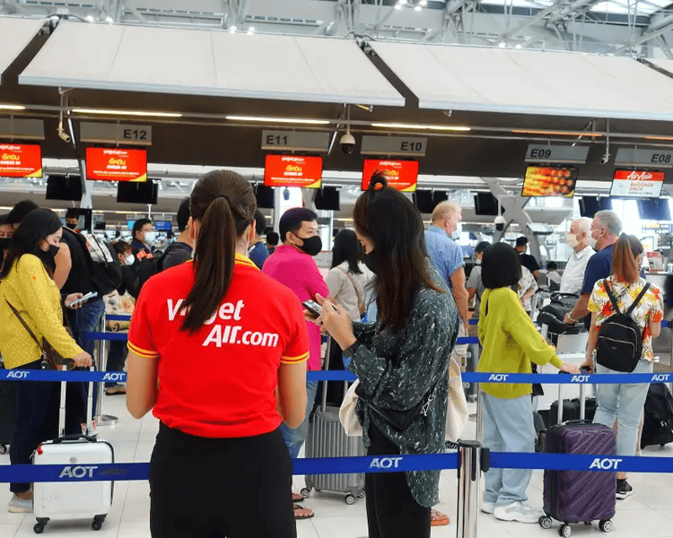 check-in tại quầy Vietjet Air
